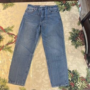 Abercrombie & Fitch High Rise Mom Jean